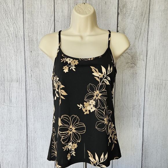 Amanda Smith Tops - [NWOT] Amanda Smith Cami with Shelf Bra